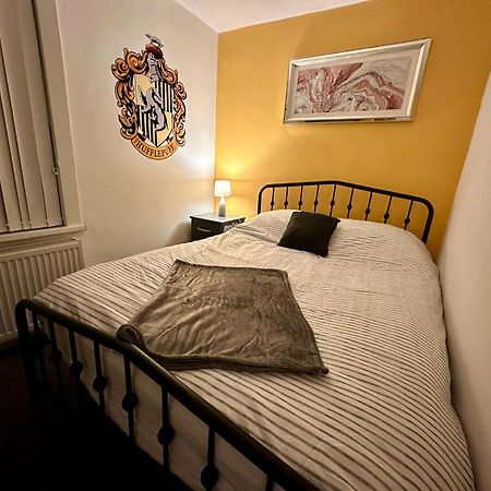 Wizards Corner Spacious 3 Bed Near Watford Junction Exterior photo